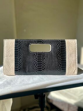 GIANNINI Vintage Faux Snakeskin Cutout Clutch Black Cream Y2K